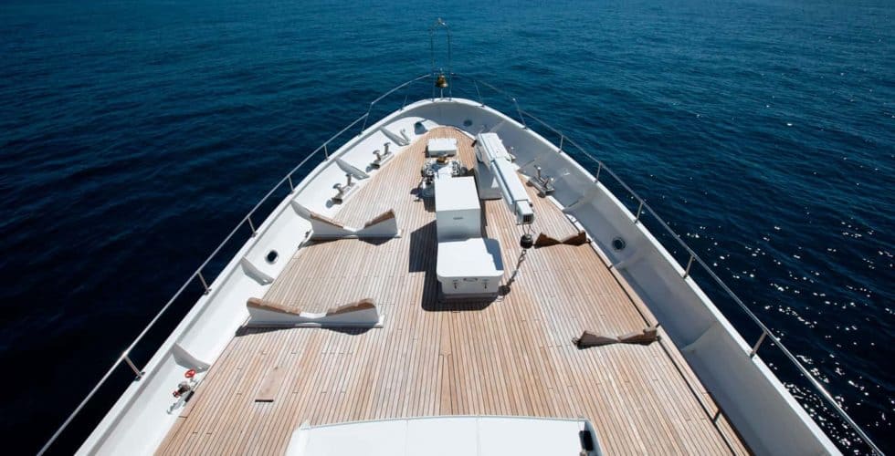 Witsen-and-vis-33m-Yacht-Bow-Area-2