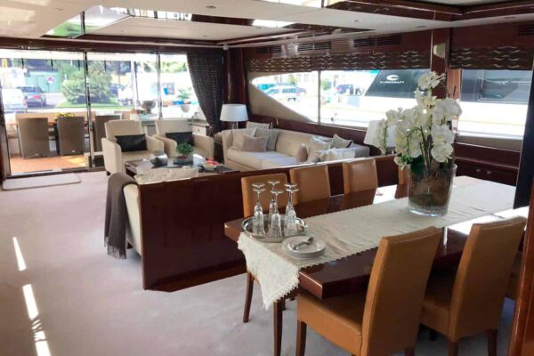 Princess-95-Motor-Yacht-Dining-and-salon