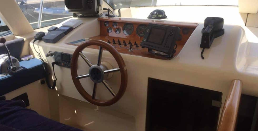 Azimut 36 Fly - Motor Yacht - interior - Wheelhouse