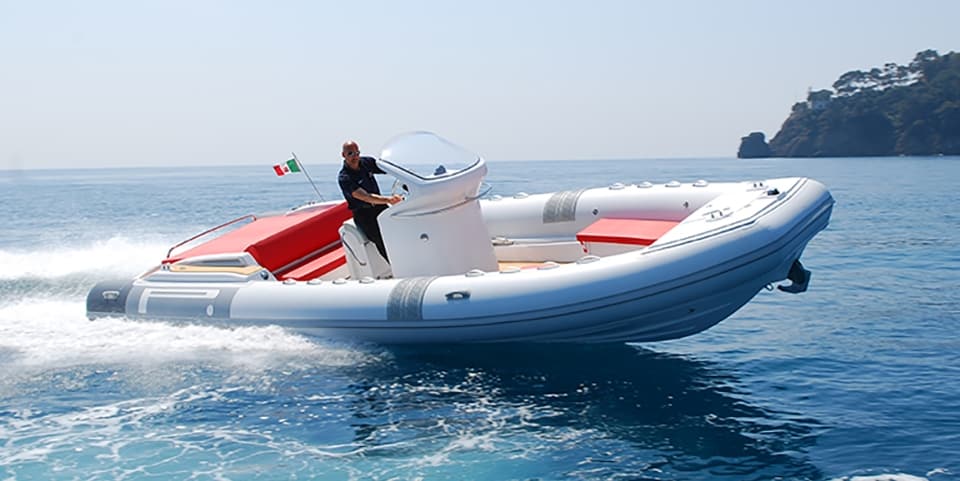 Speedboat - Pirelli 880