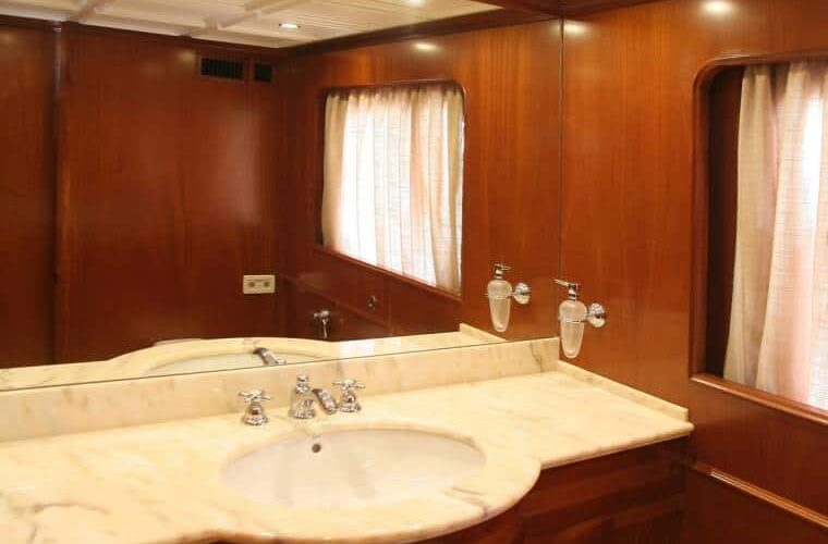 Benetti 26D - Motor Yacht - Interior - Master Bathroom 2